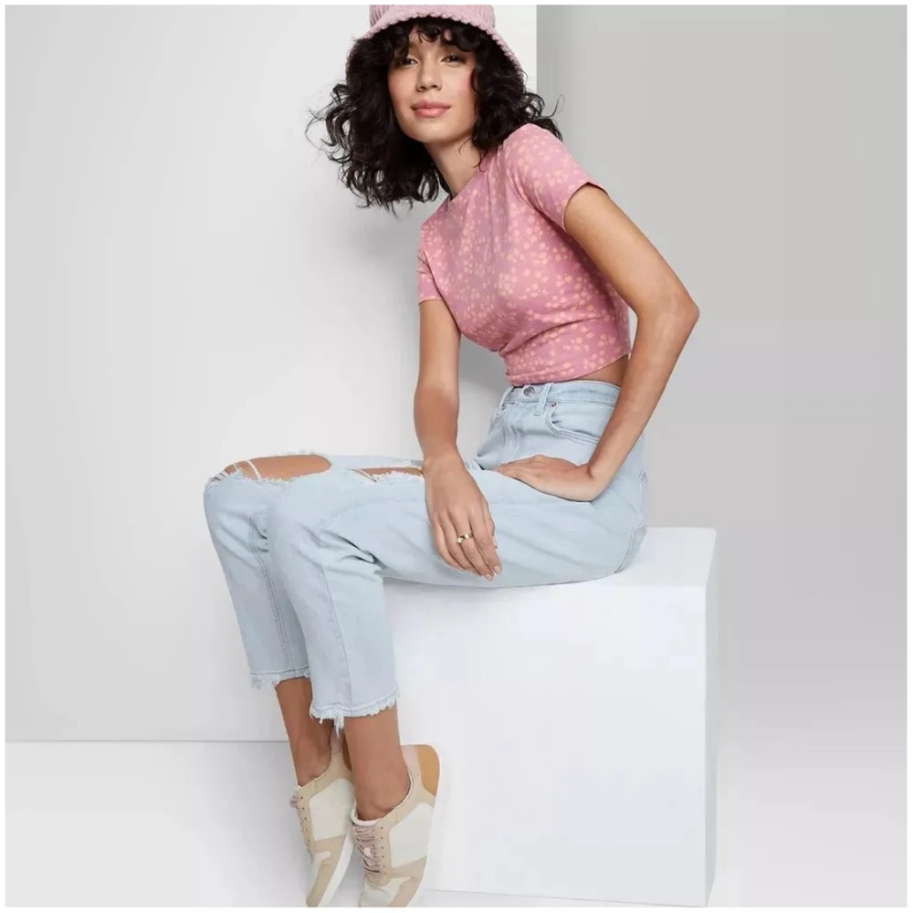 Super-High Rise Distressed Mom Jeans - Picture 3 of 5